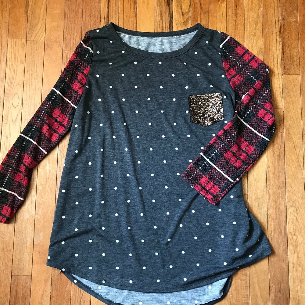 CHRISTMAS TOP- GRAY-POLKA DOT-GOLD POCKET-PLAID